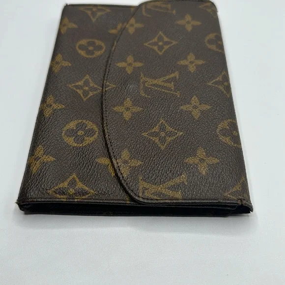 Louis Vuitton Wallet - Picture 7 of 10